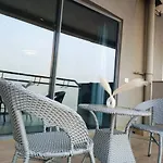 Luxurious Suite With City View With The Lockwoods